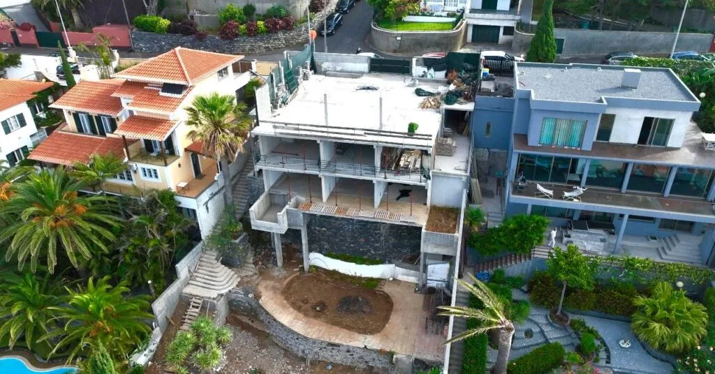 Detached villa under construction in Canico, Garajau, Madeira with Atlantic ocean views (photo 2)