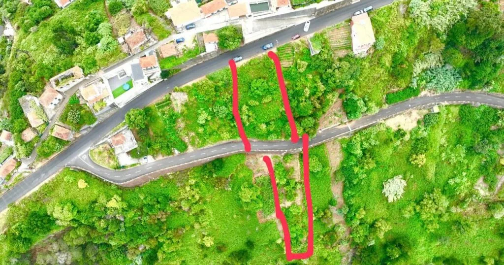 Building land with approved project for one house in Faial, Santana, Madeira (photo 2)